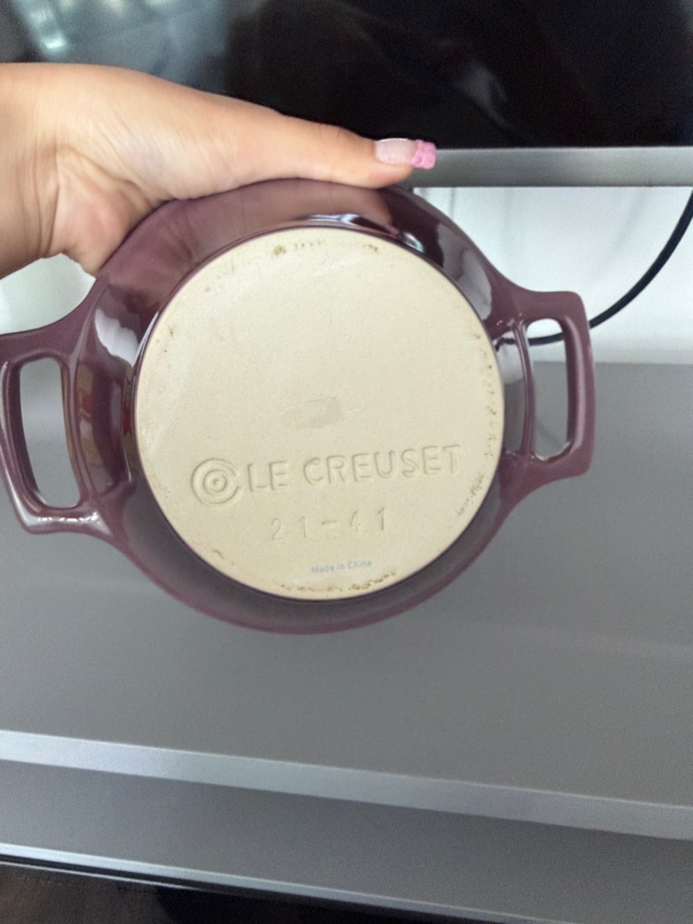 Le Creuset Cassoulet Serving Bowl in FIG - Picture 2 of 6
